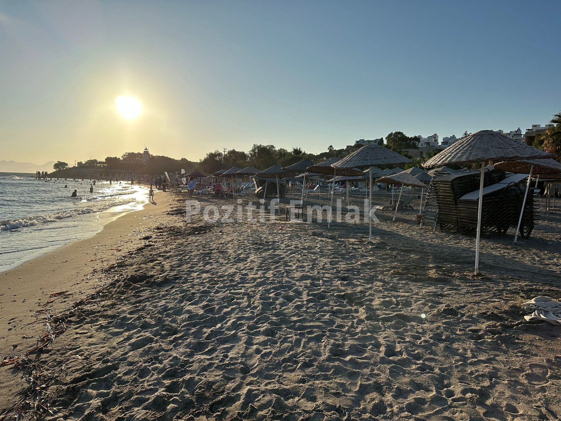 Bodrum Akyarlar'da Satılık Site içi Sahile Yakın 3+1 Bahçe Katı