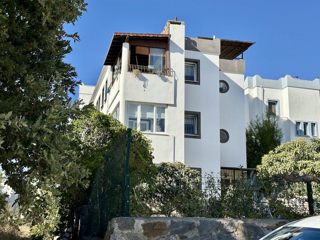 Bodrum Turgutreis'te Deniz Manzaralı Tertemiz 3+1 Daire