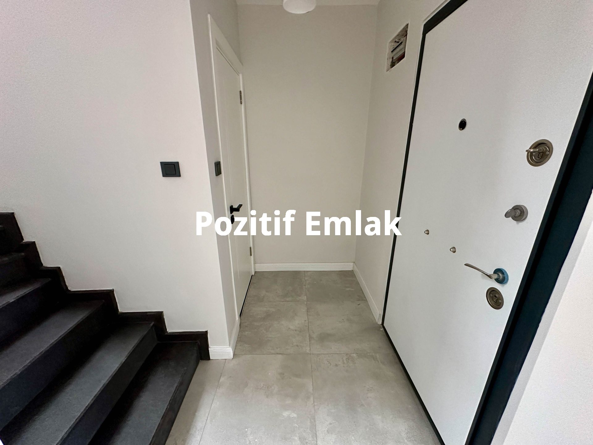 Bodrum Akyarlar'da Nezih Site İçinde Geniş Bahçeli Villa
