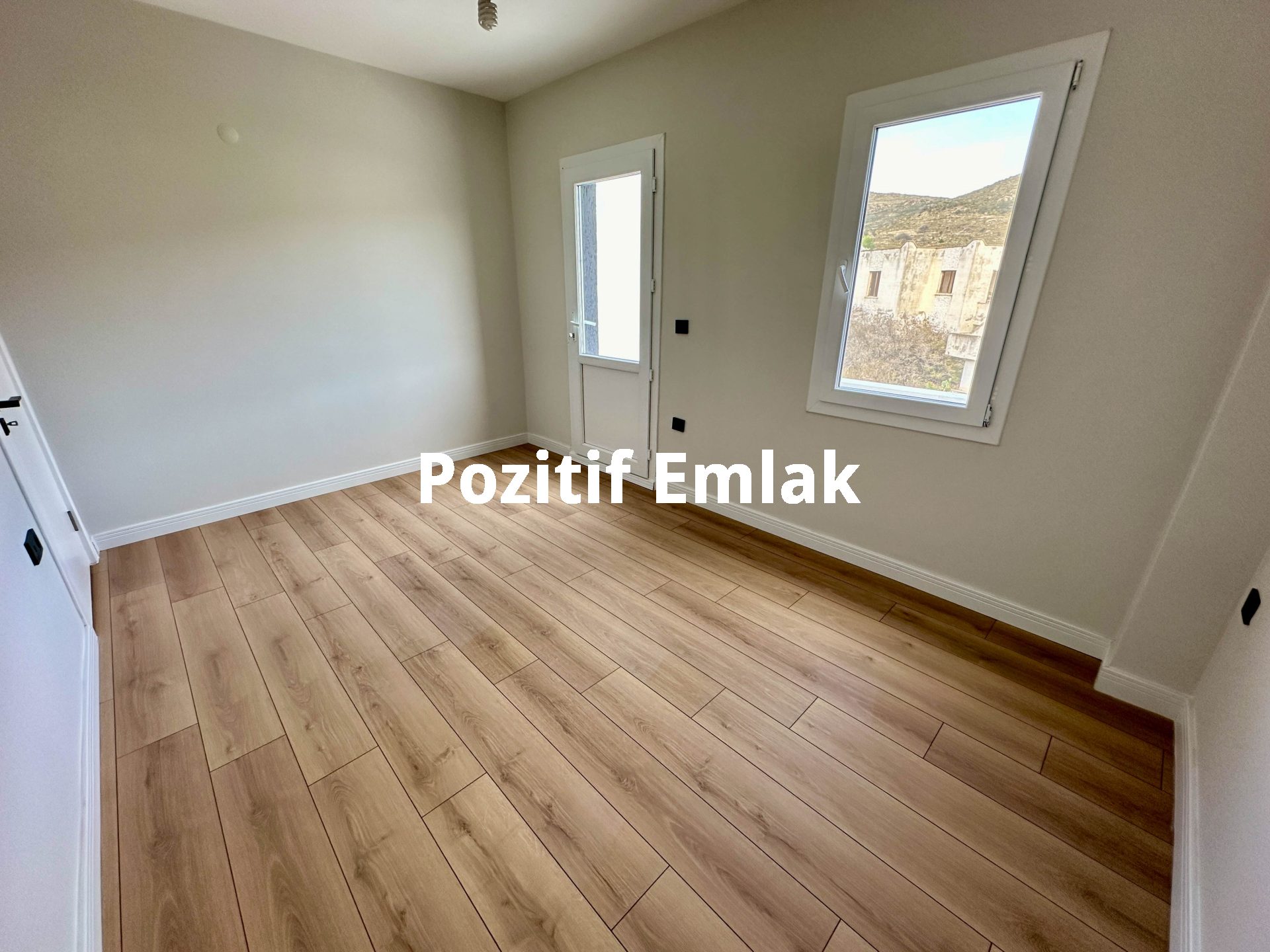 Bodrum Akyarlar'da Nezih Site İçinde Geniş Bahçeli Villa