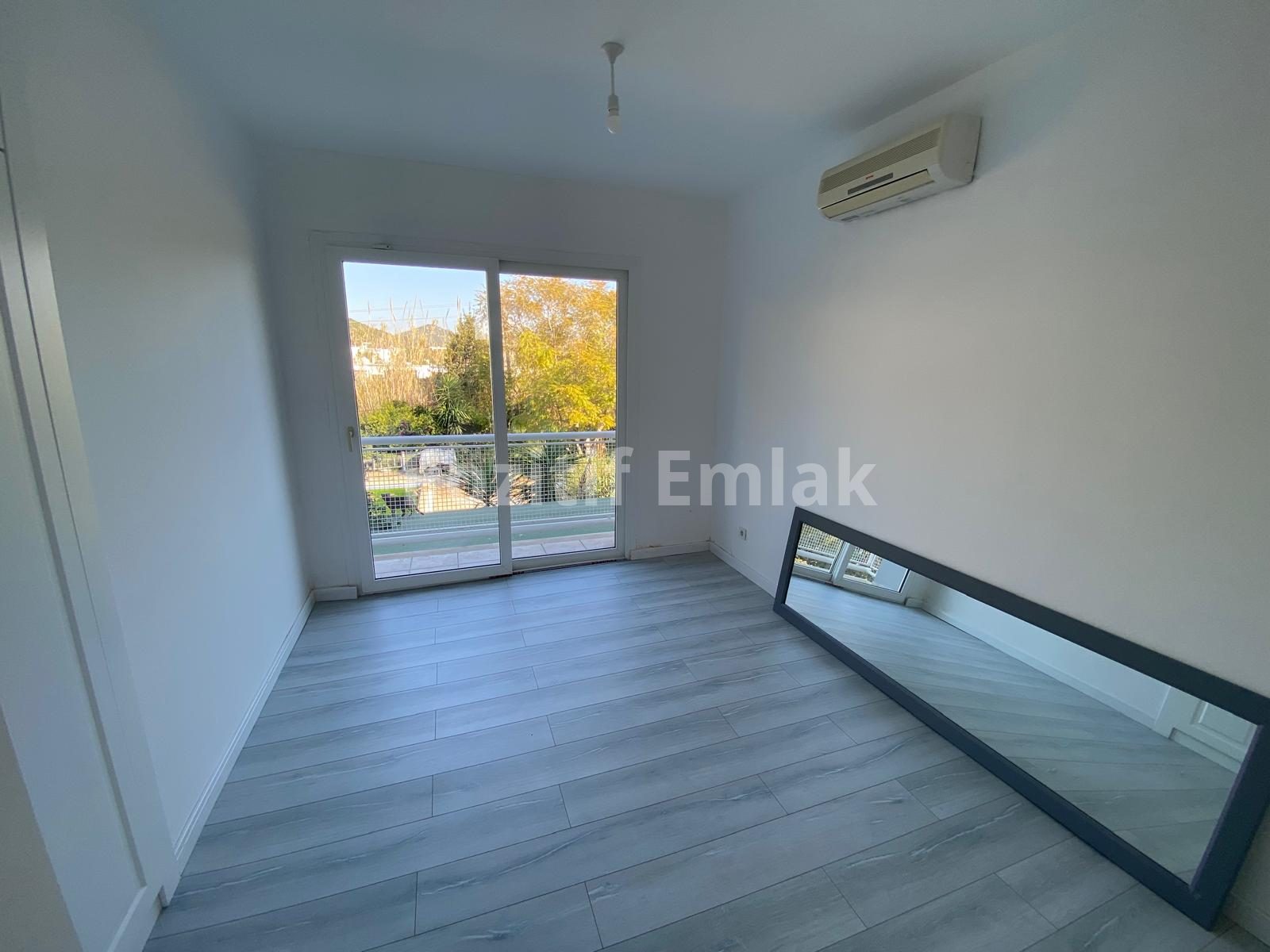 Bodrum Kadıkalesi'nde Denize Yakın Havuzlu Site içi 3+1 Villa