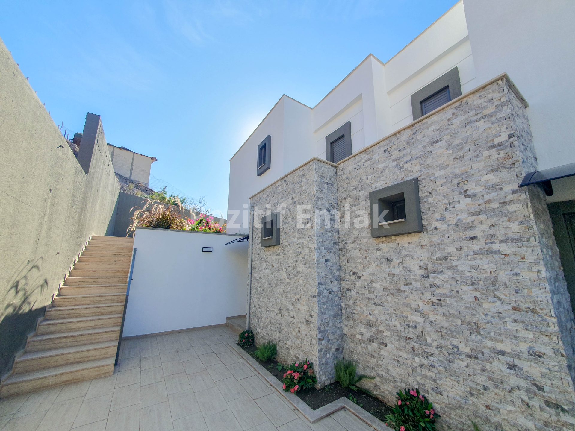 Bodrum Akyarlar'da Müstakil Bahçeli 3+1 Sıfır Villa