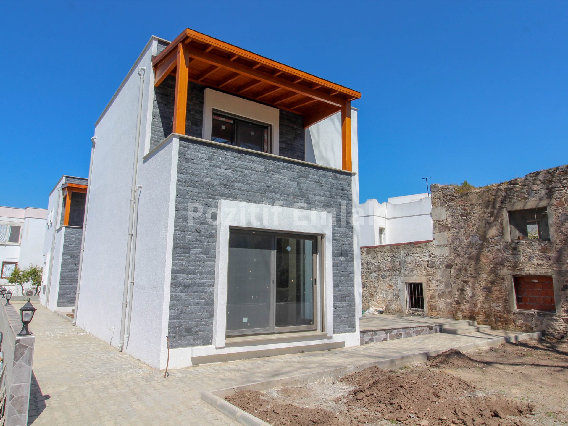 Turgutreis Merkezde Satılık 3+1 Sıfır Villa