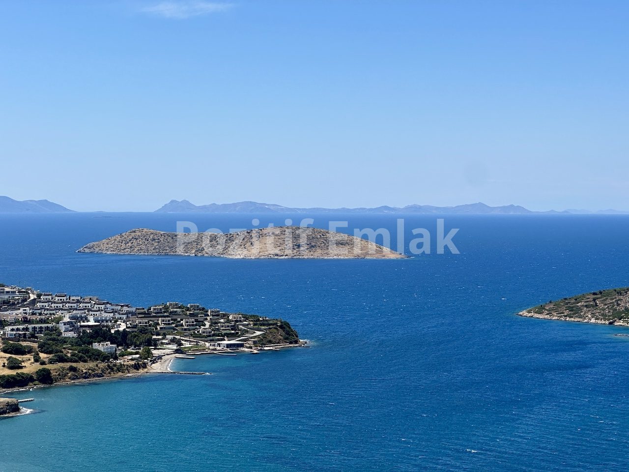 Bodrum Yalıkavak'ta Havuzlu Sitede Muhteşem Manzaralı 6+1 Villa