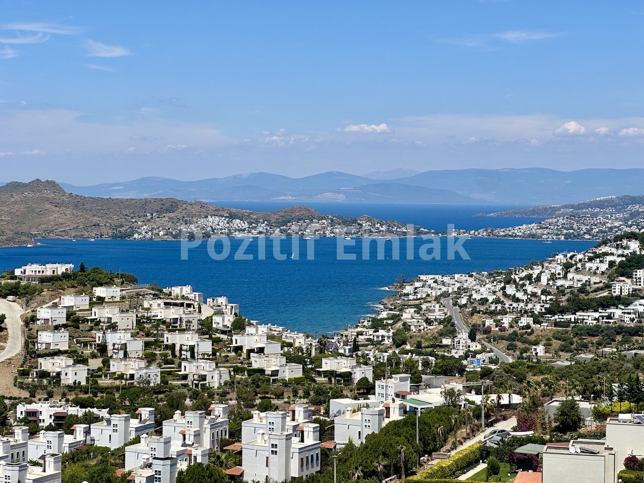 Bodrum Yalıkavak'ta Havuzlu Sitede Muhteşem Manzaralı 6+1 Villa