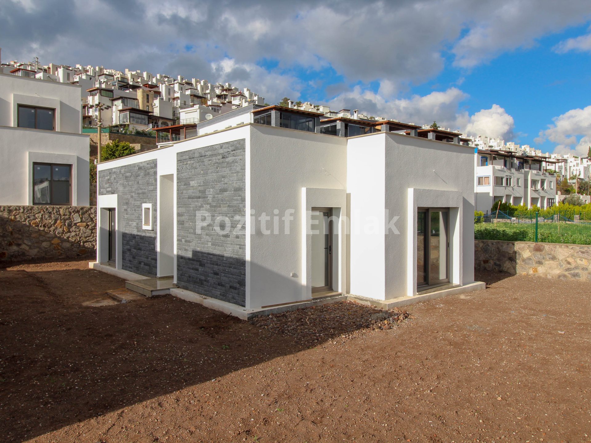 Bodrum Akyarlar'da Satılık Tek Katlı Denize Yakın Villa