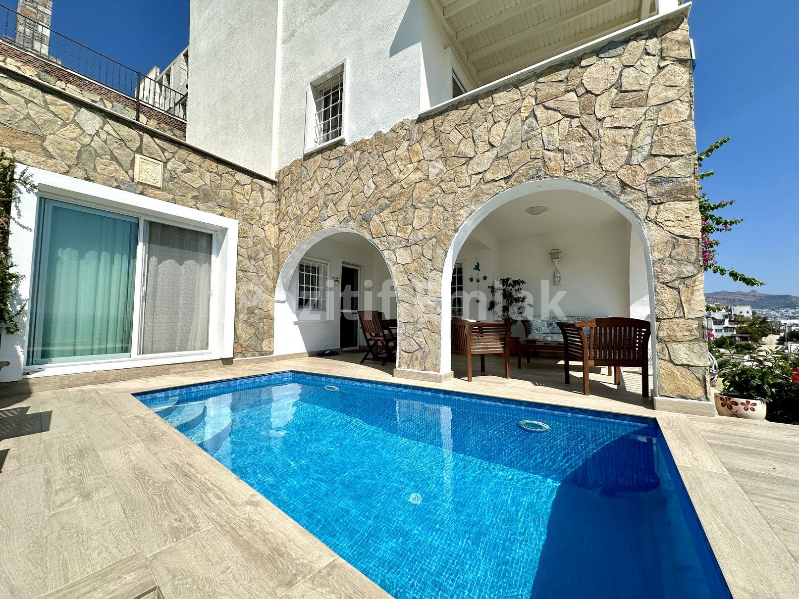 Bodrum Kadıkalesi'nde Harika Manzaralı Özel Havuzlu Villa