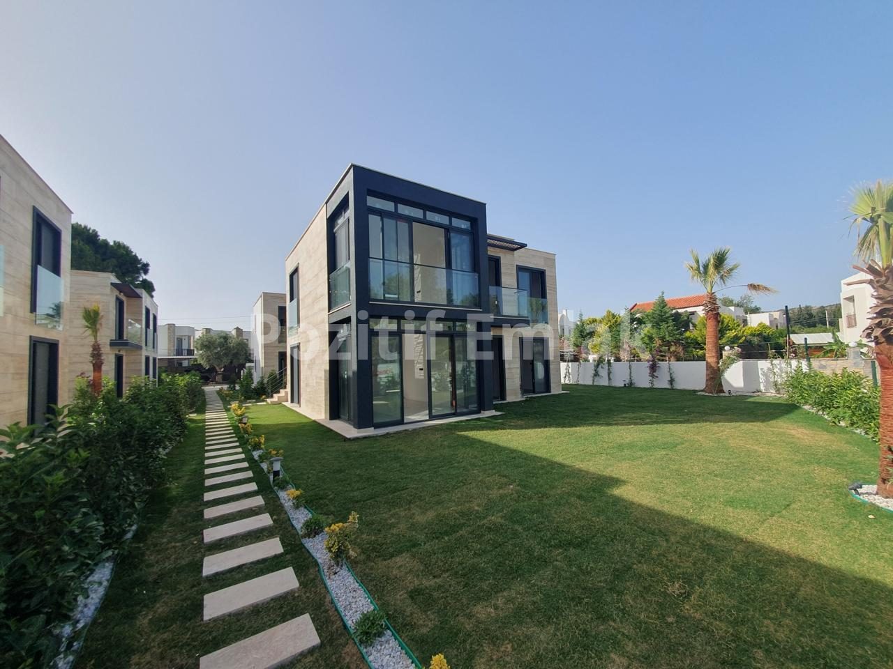 Bodrum Yahşi'de Denize Çok Yakın Havuzlu Sıfır Lüks Daireler