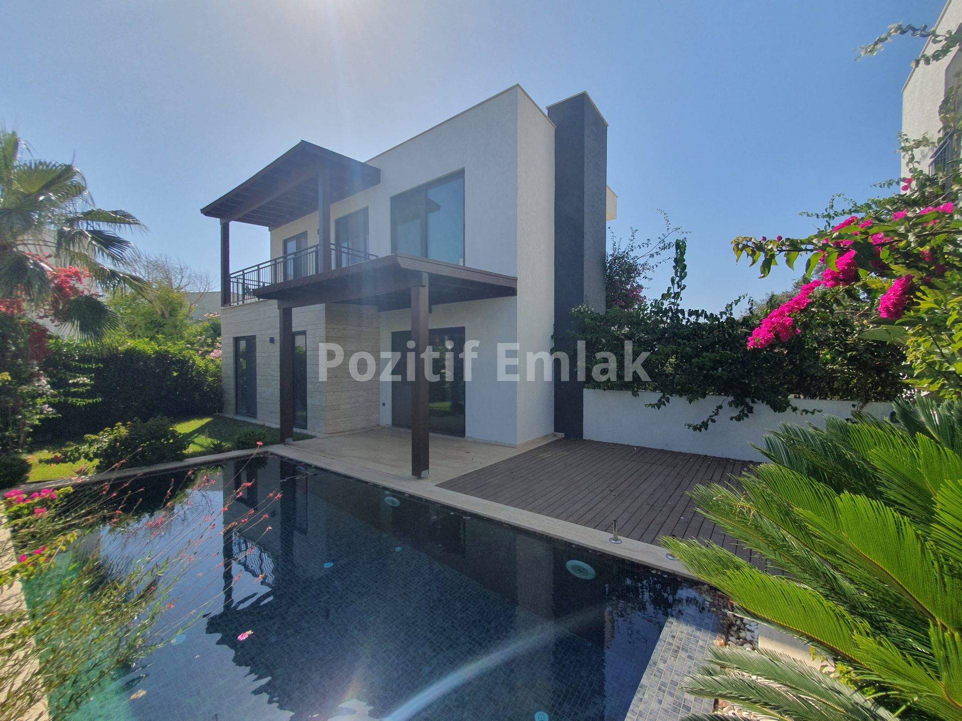 Bodrum Gümüşlük Merkezde Satılık Sıfır Dubleks Havuzlu Villalar