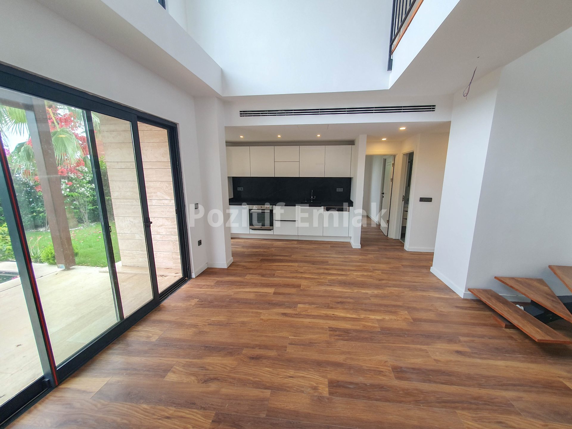 Bodrum Gümüşlük Merkezde Satılık Sıfır Dubleks Havuzlu Villalar