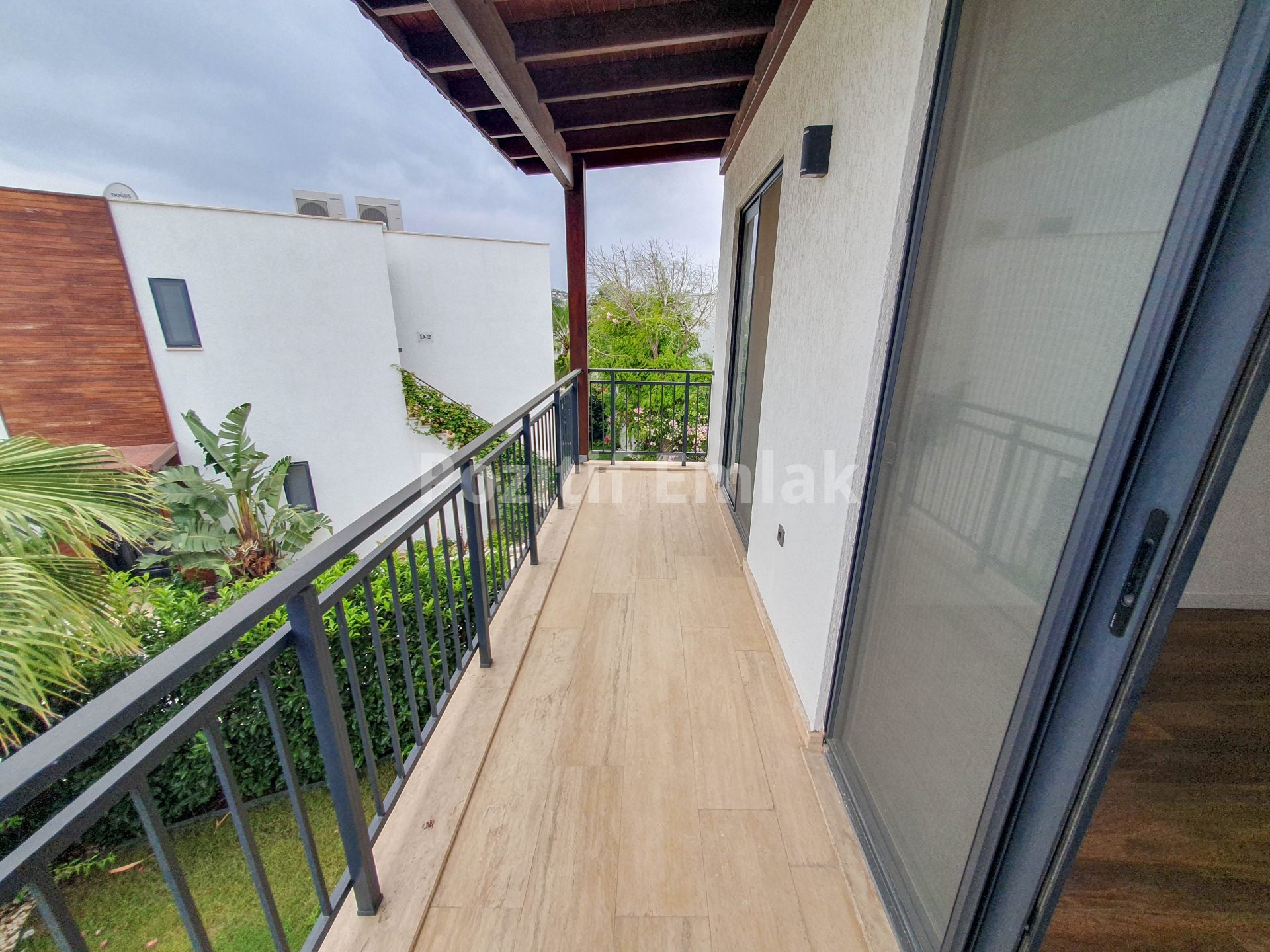 Bodrum Gümüşlük Merkezde Satılık Sıfır Dubleks Havuzlu Villalar