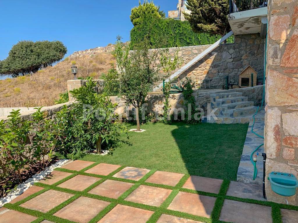 Turgutreis Yalı'da Özel Havuzlu Deniz Manzaralı Villa
