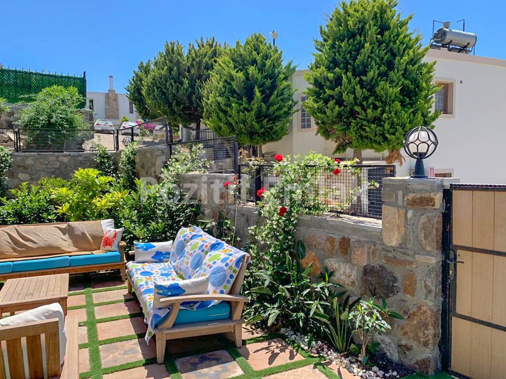 Turgutreis Yalı'da Özel Havuzlu Deniz Manzaralı Villa