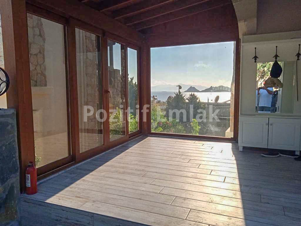 Turgutreis Yalı'da Özel Havuzlu Deniz Manzaralı Villa