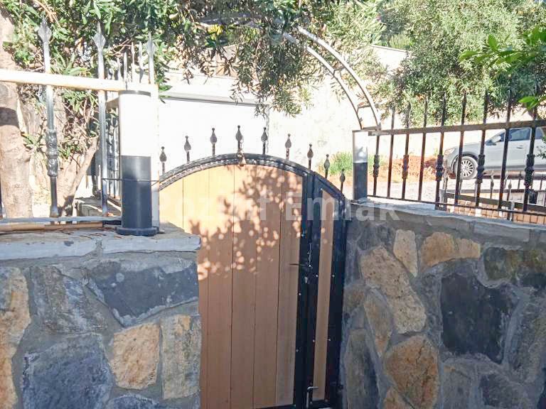 Turgutreis Yalı'da Özel Havuzlu Deniz Manzaralı Villa
