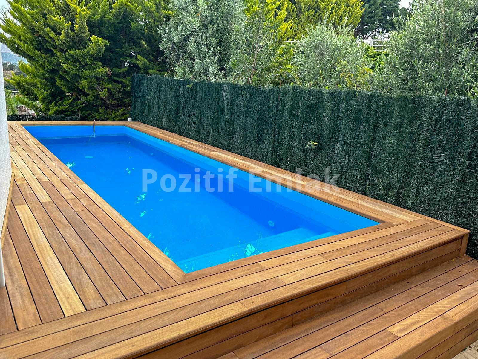 Turgutreis Yalı'da Özel Havuzlu Deniz Manzaralı Villa