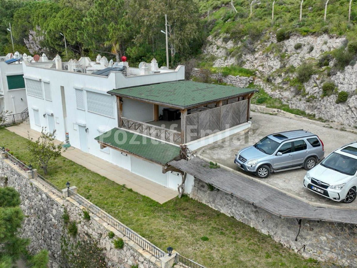 Bodrum Nağme Sitesi'nde Satılık 6+2 Villa