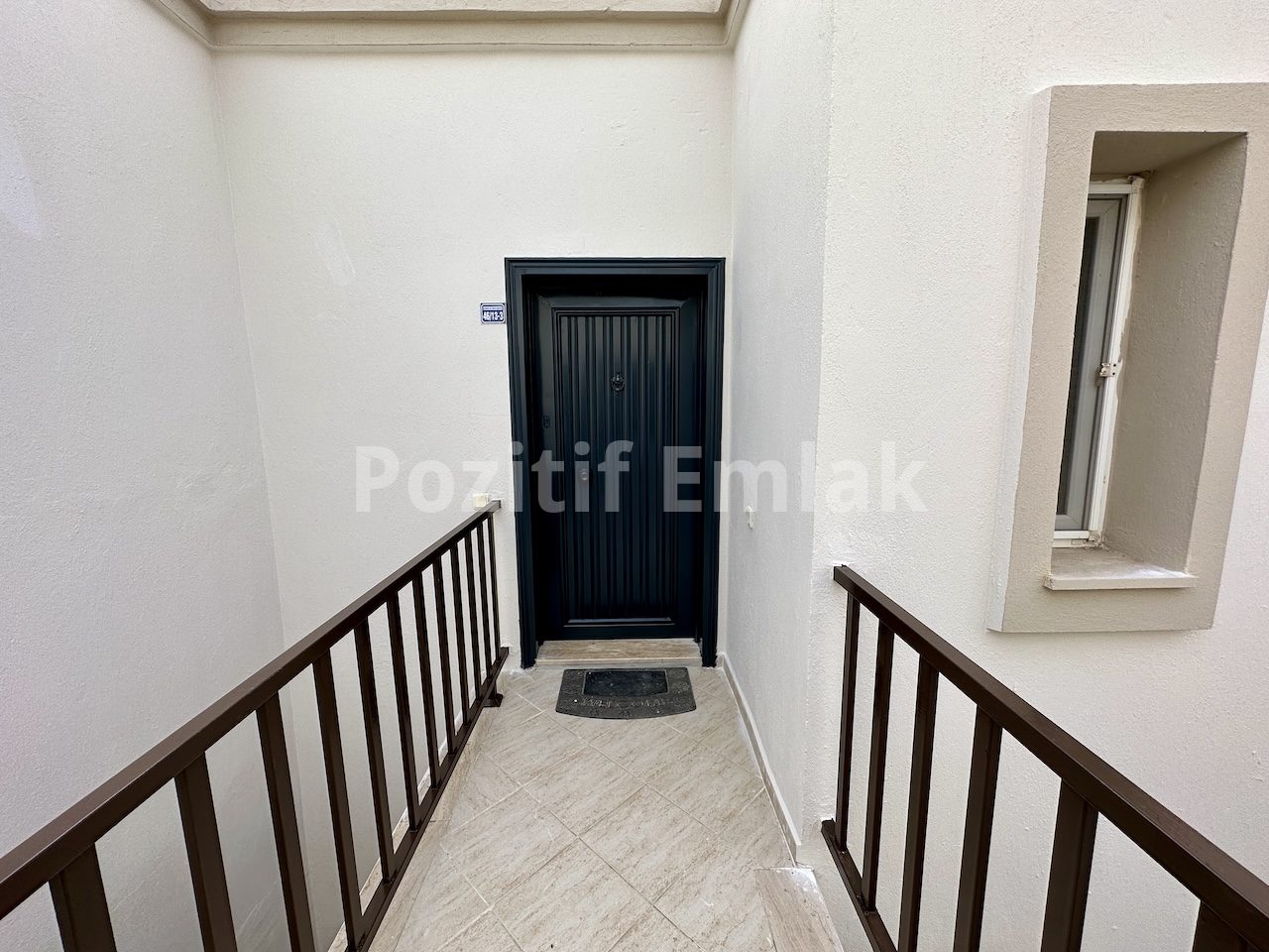 Gümüşlük'te Havuzlu Güvenlikli Sitede Manzaralı Ferah Daire