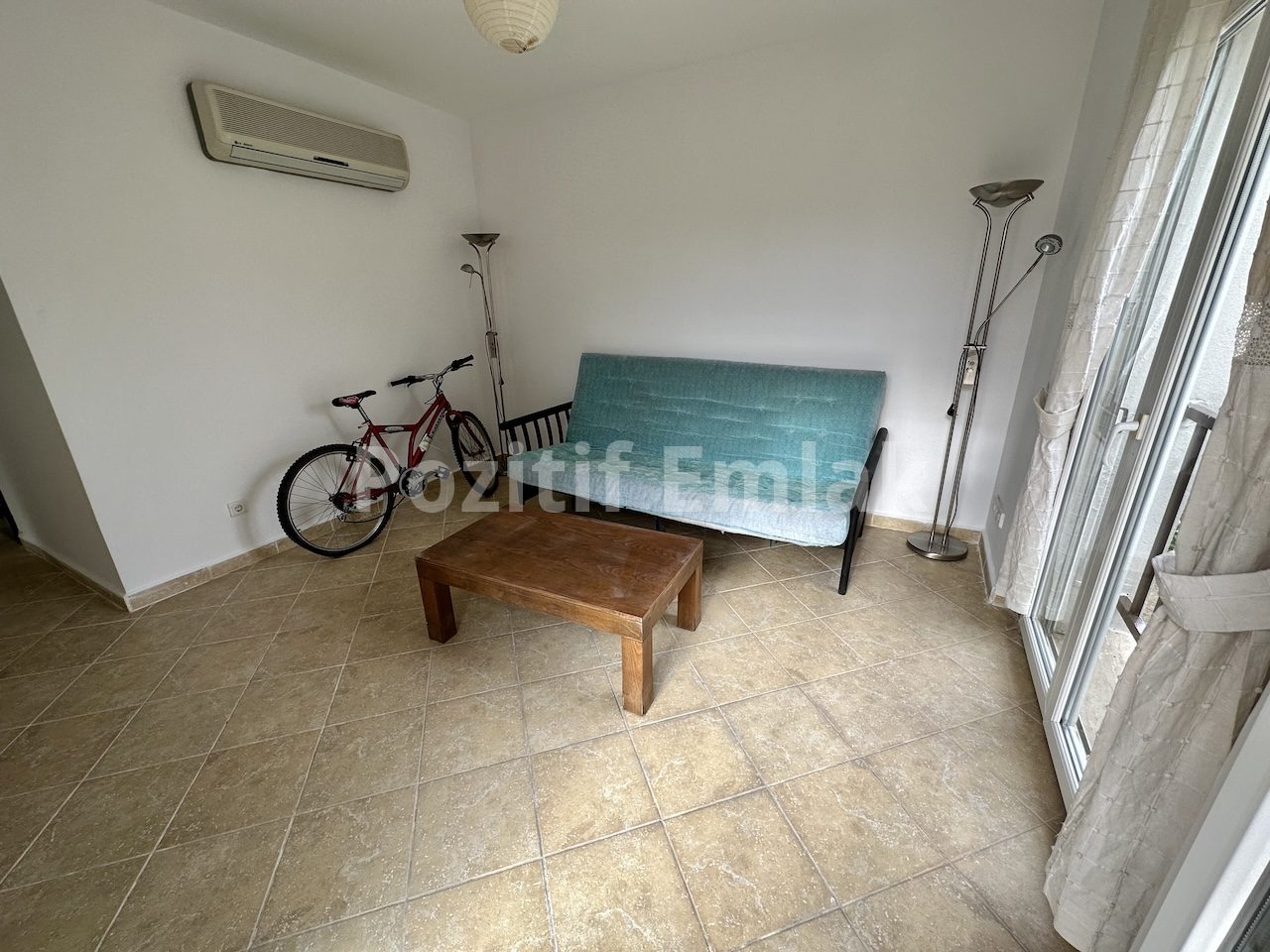 Gümüşlük'te Havuzlu Güvenlikli Sitede Manzaralı Ferah Daire
