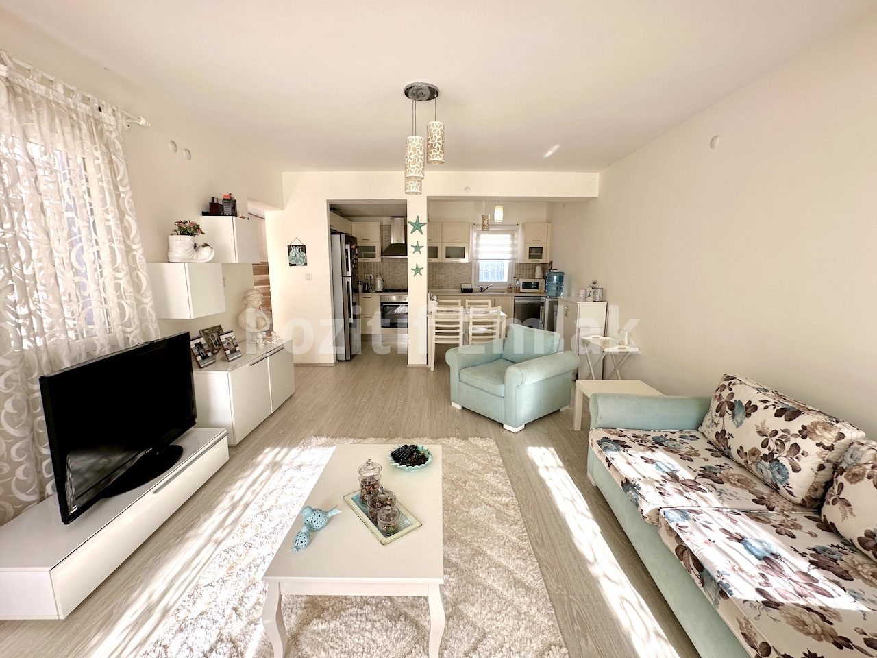 Bodrum Akyarlar'da Nezih Site İçinde Büyük Bahçeli Villa