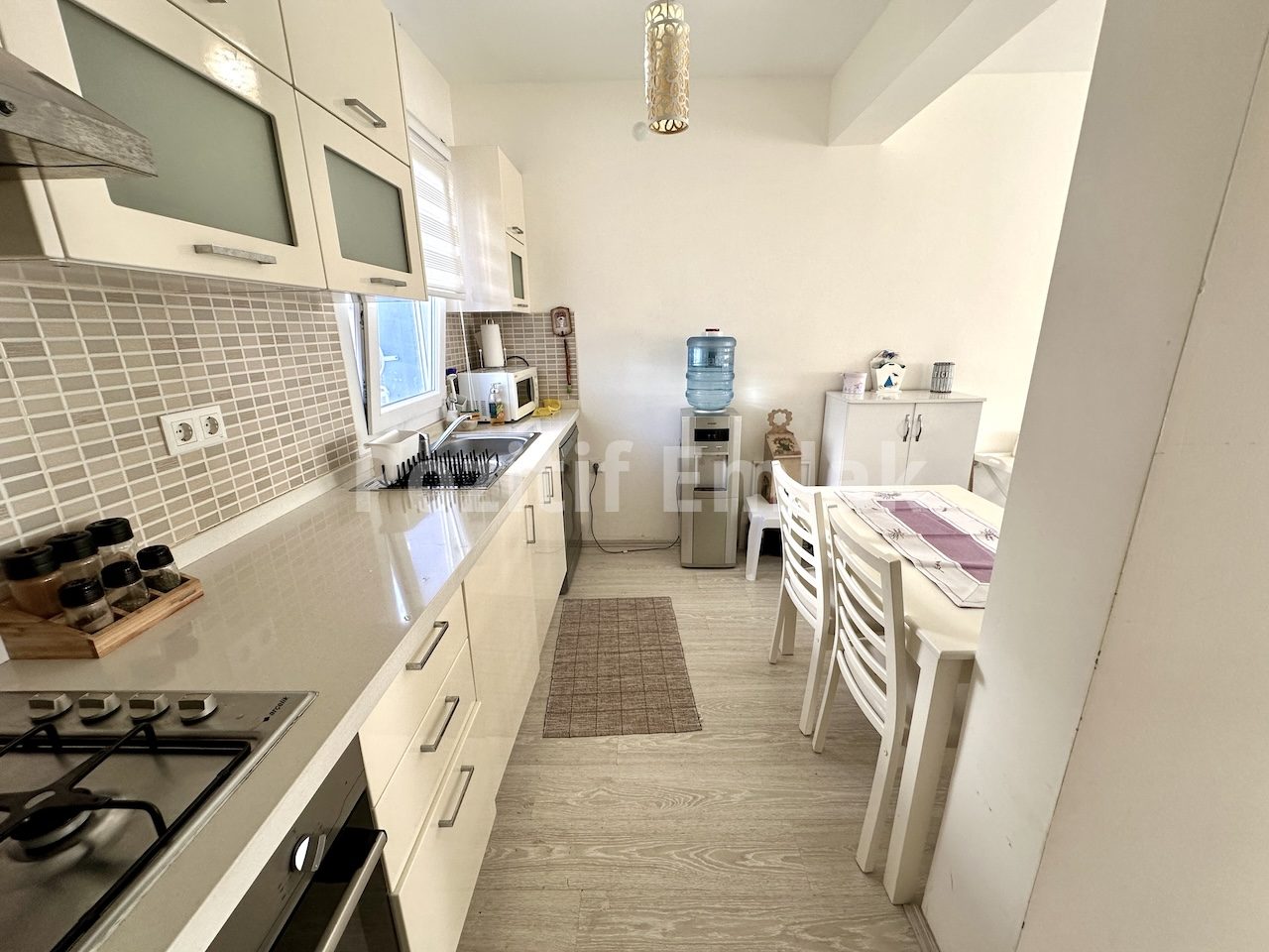 Bodrum Akyarlar'da Nezih Site İçinde Büyük Bahçeli Villa
