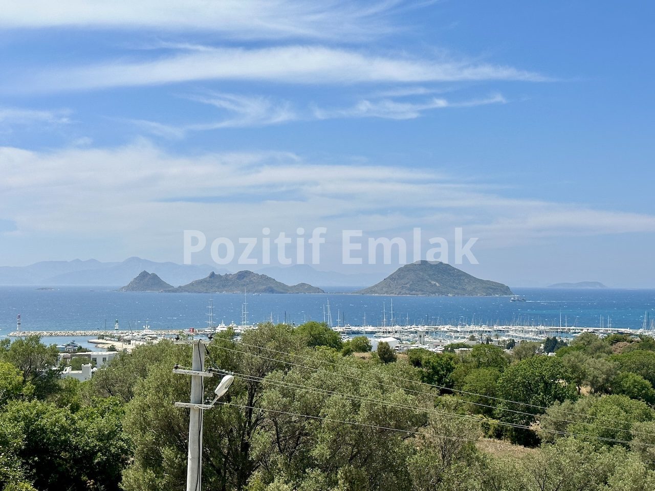 Bodrum Turgutreis'te Harika Manzaralı ve Geniş Bahçeli Lüks Villa