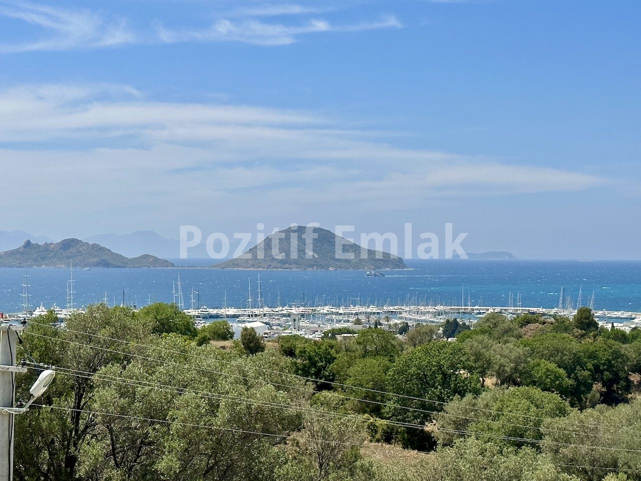 Bodrum Turgutreis'te Harika Manzaralı ve Geniş Bahçeli Lüks Villa