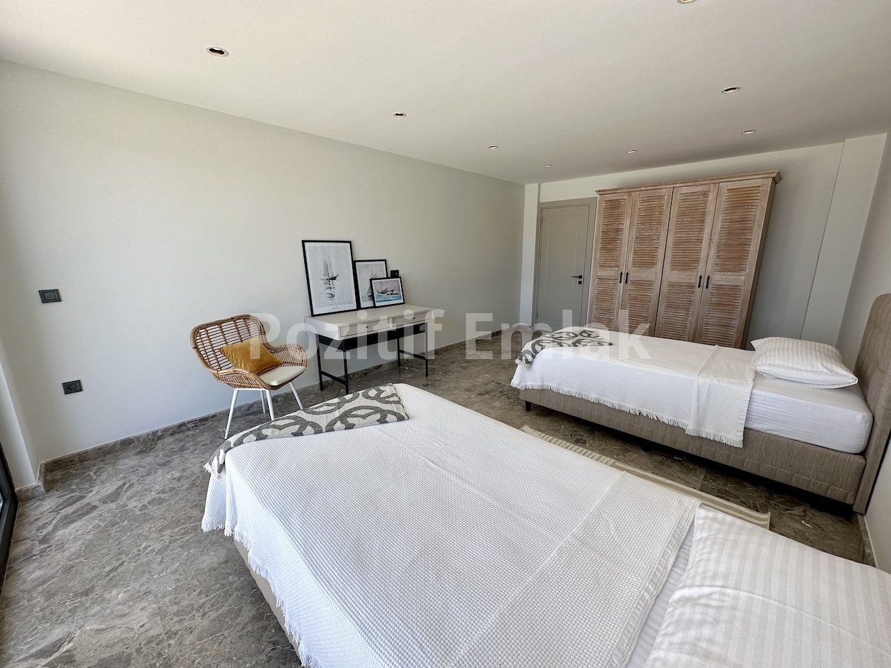 Bodrum Turgutreis'te Harika Manzaralı ve Geniş Bahçeli Lüks Villa