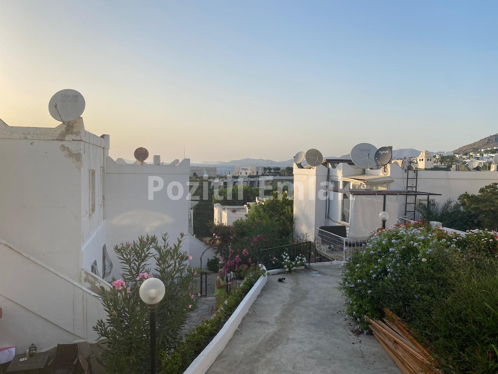 Bodrum Turgutreis'te Denize Yakın Deniz Manzaralı Dubleks Villa