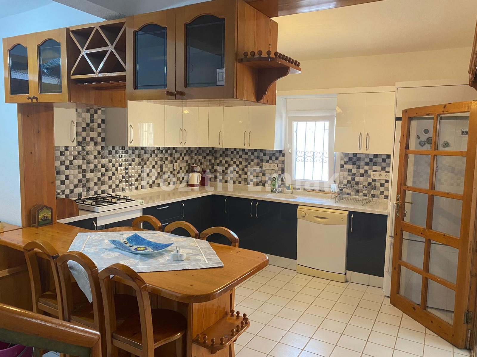 Bodrum Turgutreis'te Denize Yakın Deniz Manzaralı Dubleks Villa