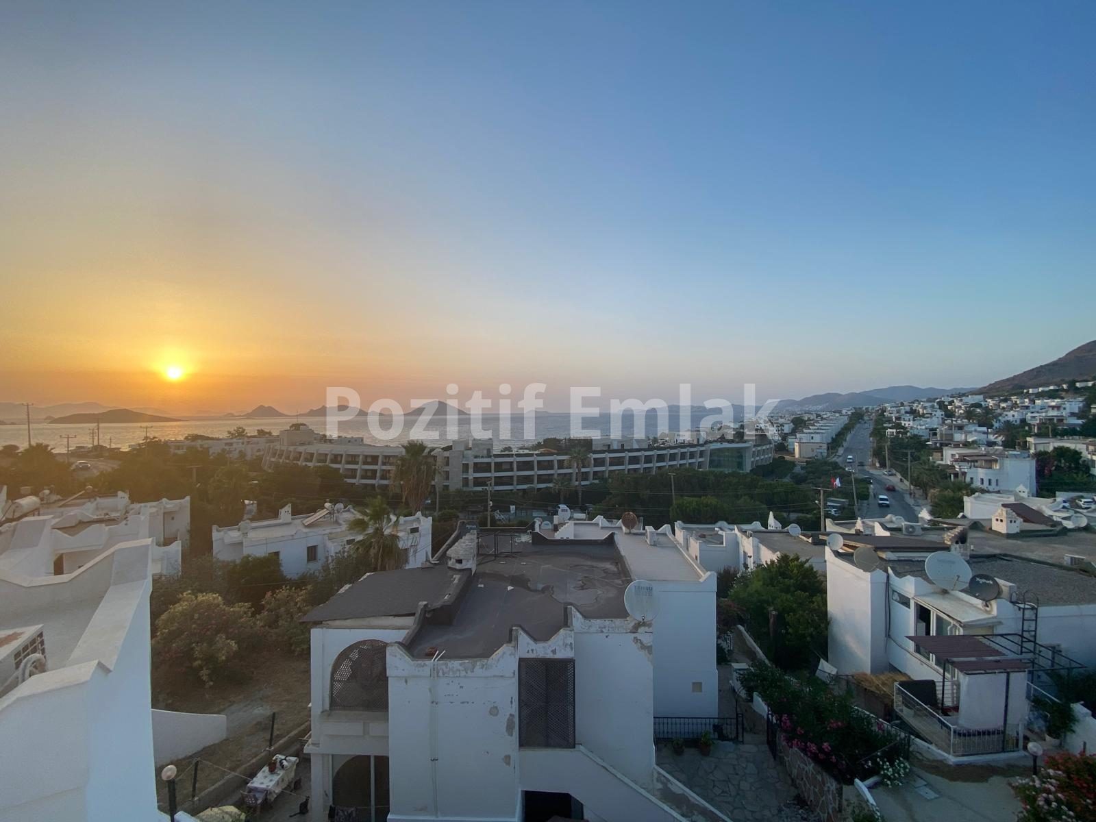Bodrum Turgutreis'te Denize Yakın Deniz Manzaralı Dubleks Villa