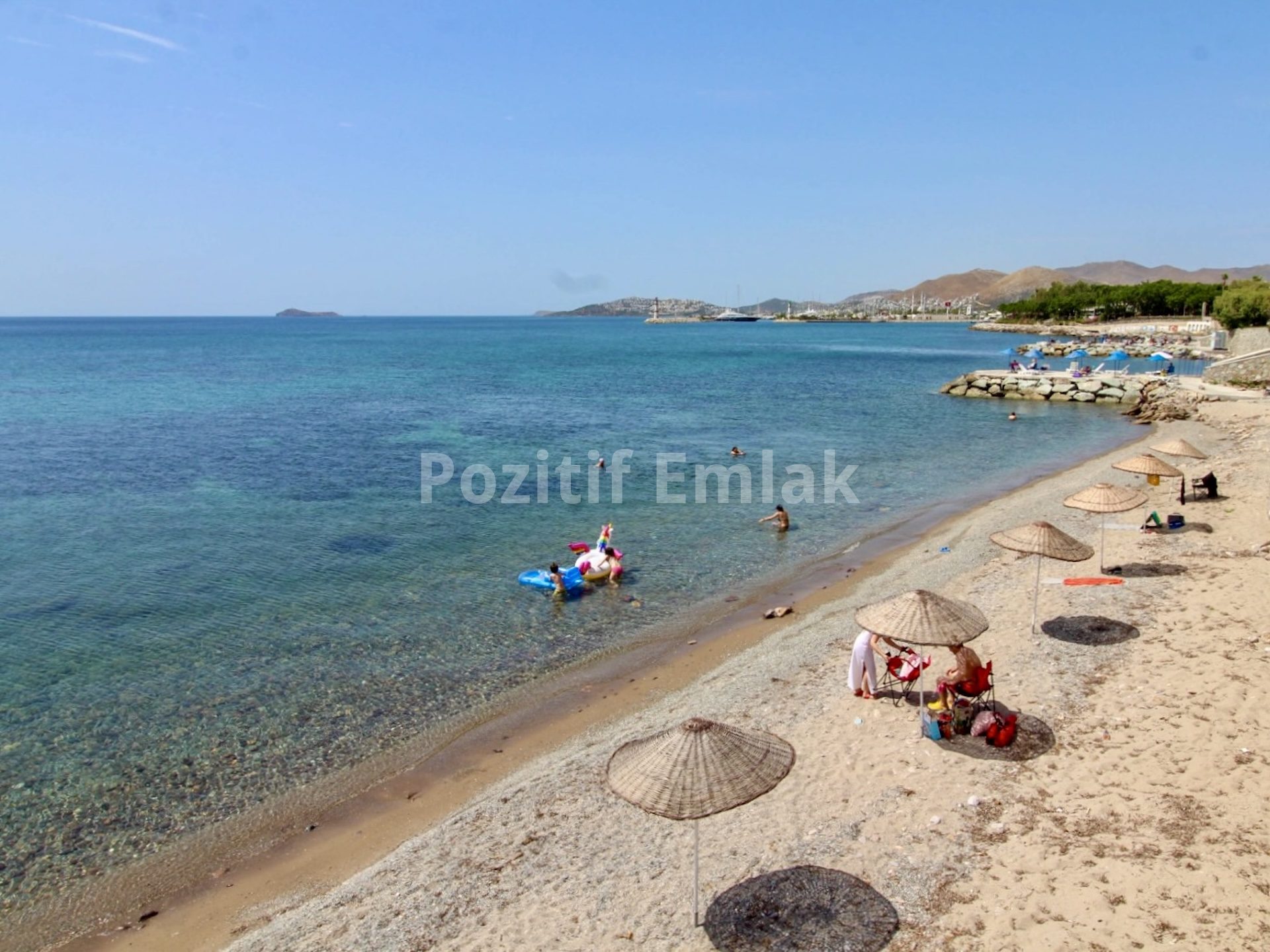 Turgutreis Merkezde Marinanın Dibinde Şirin Bahçeli Tripleks Ev
