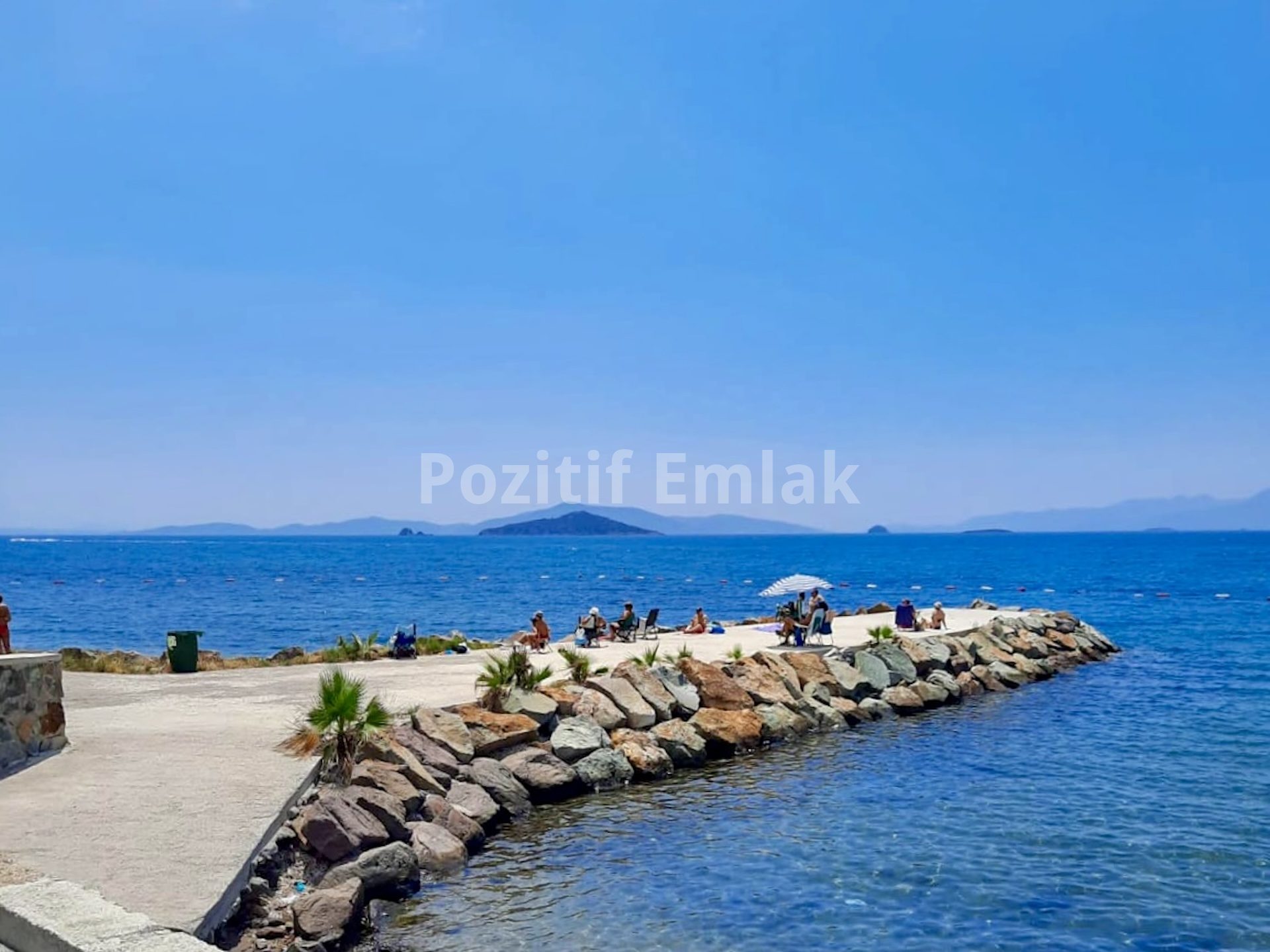 Turgutreis Merkezde Marinanın Dibinde Şirin Bahçeli Tripleks Ev
