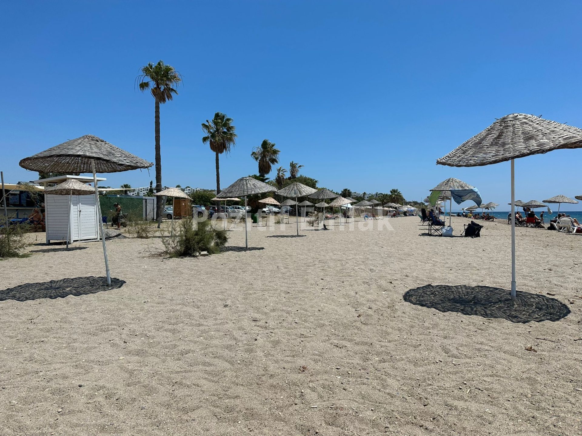 Akyarlar'da Plaja Yakın Deniz Manzaralı Bahçeli Villa