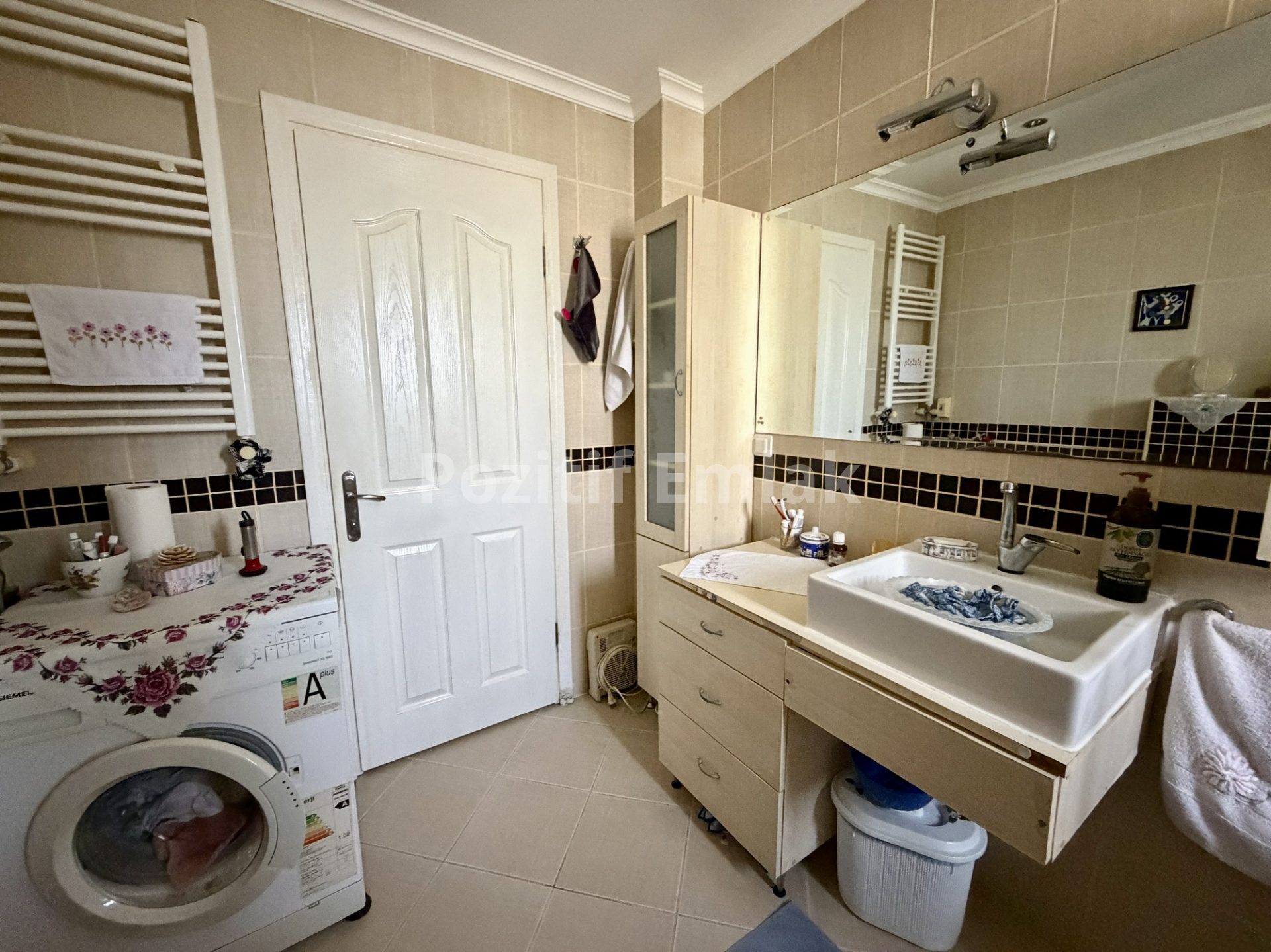 Turgutreis Merkezde Çok Geniş Ara Kat 3+1 Daire
