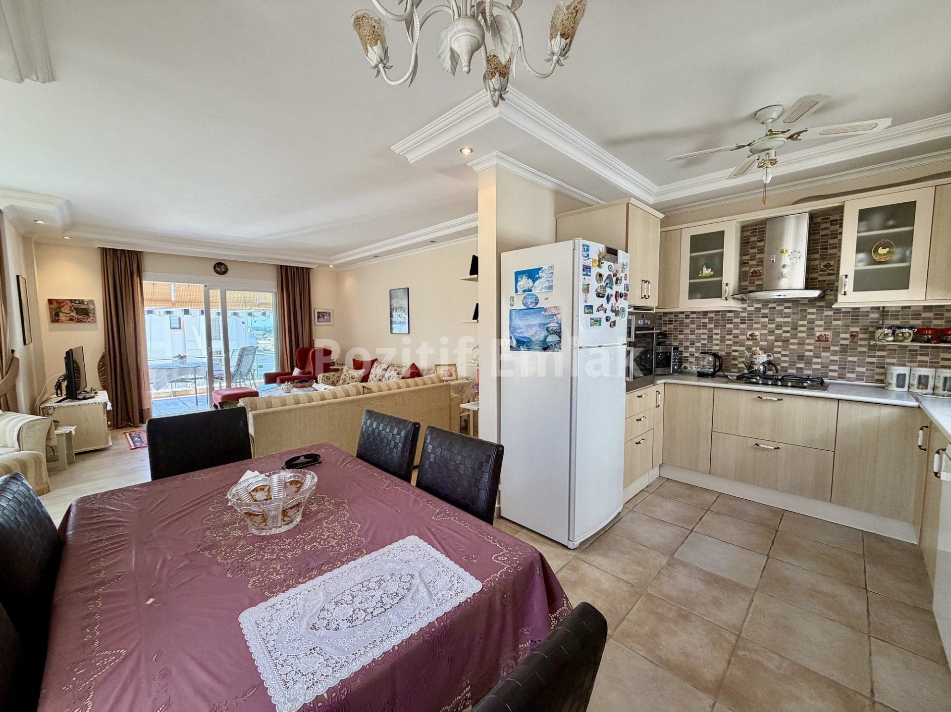 Turgutreis Merkezde Çok Geniş Ara Kat 3+1 Daire
